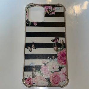 iP 12 pro - WHITE BLACK FLOWER CASE